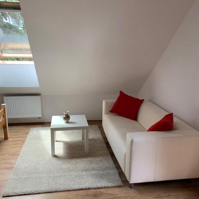 Buzavirag Apartman Apartment Szentbekkalla